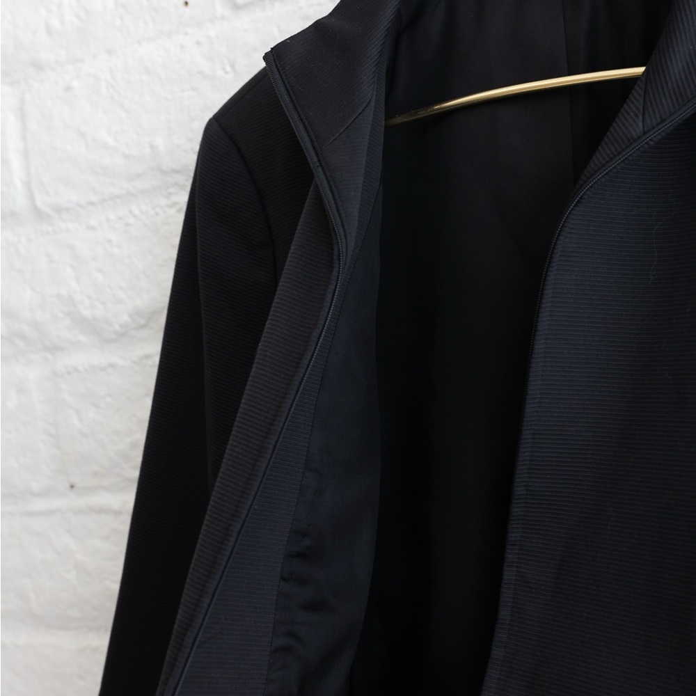 Chic Black Zip-up Jacket for Women - Linda Allard Ellen Tracy Size 10 - Picture 5 of 7